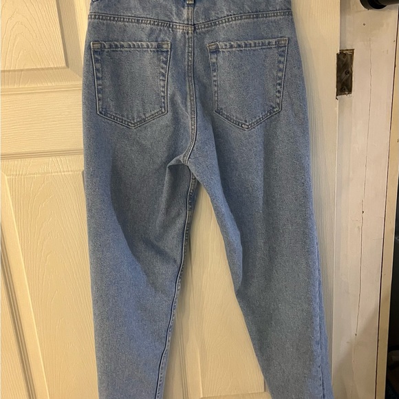 2/$20 - Zara Trafaluc High Rise , Straight Cut- Mom Jeans - 00 or 0 - XS - Picture 7 of 9